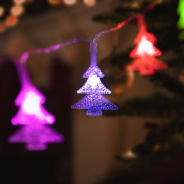 LED fényfüzér - színes fenyőfa - 20 LED - 2,3 méter - 3 x AA   LED fényfüzér - színes fenyőfa - 20 LED - 2,3 méter - 3 x AA