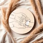 Gravírozott Fa Születésnapi karkötő tartó több fajta