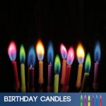 Színes lánggal égő gyertya