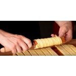 Konyhai kürtőskalács készítő